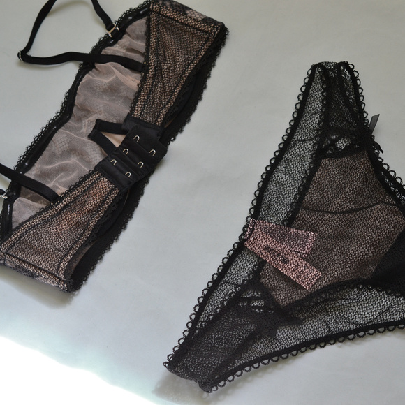 NWT Set of 2 Victoria's Secret black Bra 32 B AND Panty XS Black Lace Xmas GIFT - Picture 2 of 7